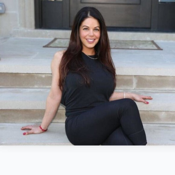 Meet your Posher, Frances - Picture 1 of 1